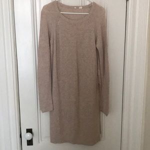 Cream sweater with side-slit